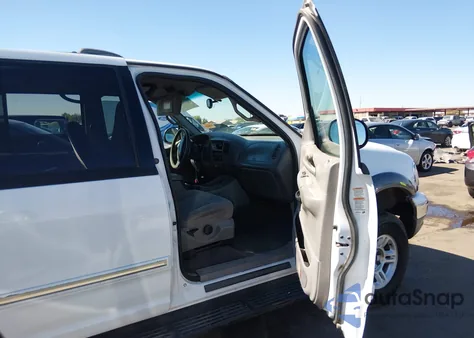 2002 Ford Expedition Xlt from USA, damaged, VIN 1FMFU16L02LA22714